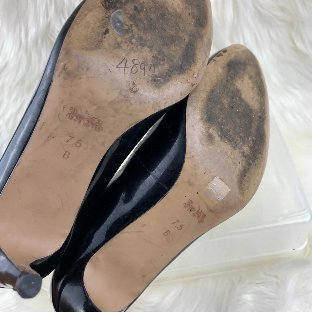 COACH BLACK PATENT LEATHER CLASSIC PUPS STILETTO HEELS SIZE 7.5